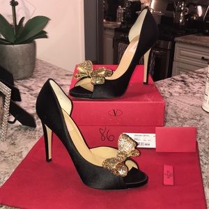 😍 Valentino Crystal Studded Heels